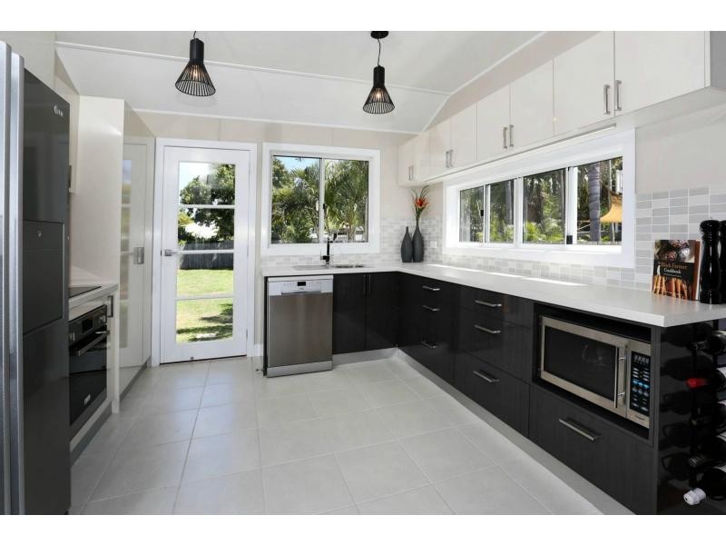 12 Townsville Street, West End QLD 4810