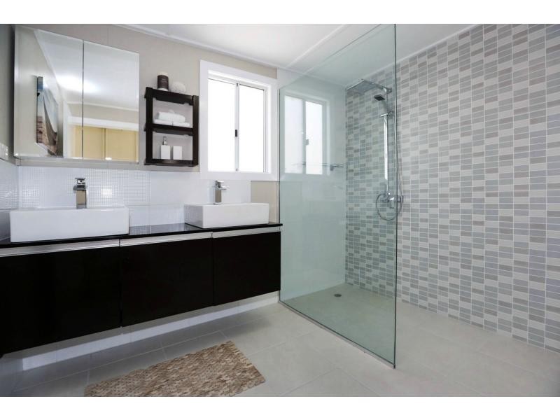 12 Townsville Street, West End QLD 4810