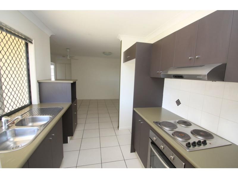 2 Chancellor Court, Kelso QLD 4815