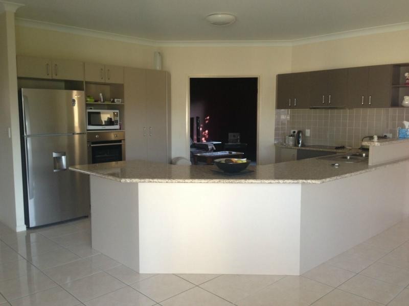 18 Eungella Court, Bushland Beach QLD 4818