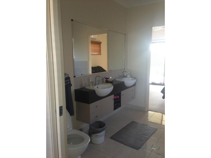 18 Eungella Court, Bushland Beach QLD 4818