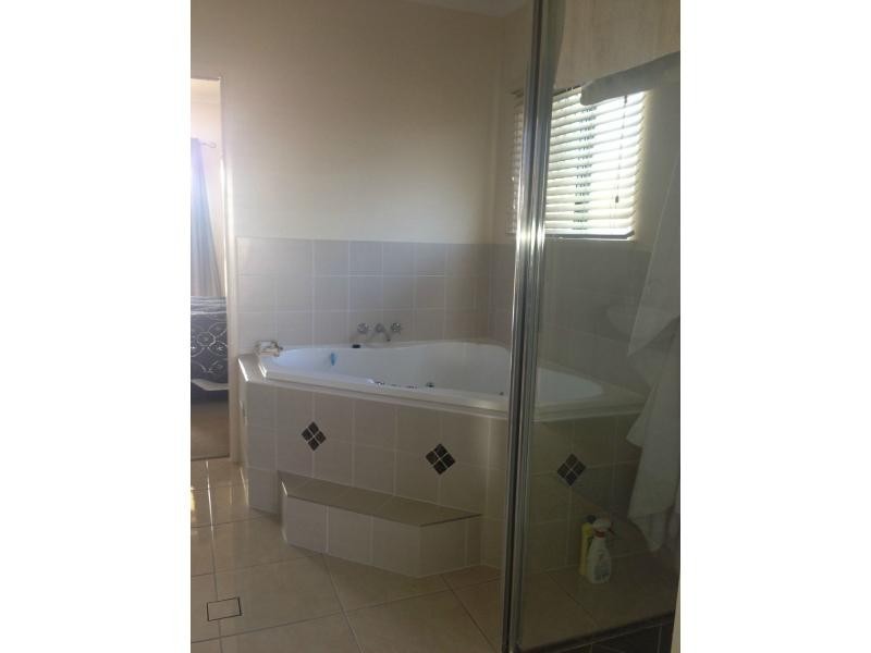 18 Eungella Court, Bushland Beach QLD 4818