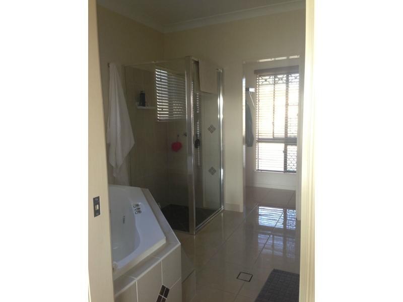 18 Eungella Court, Bushland Beach QLD 4818