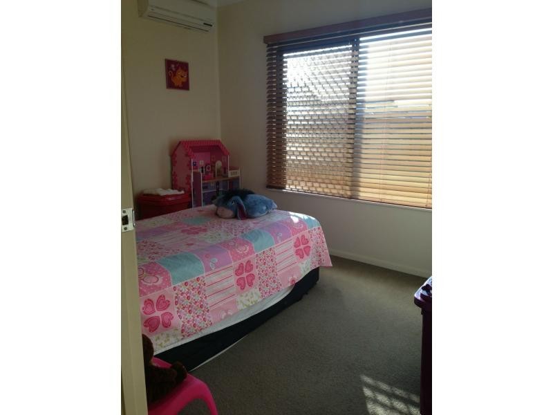 18 Eungella Court, Bushland Beach QLD 4818