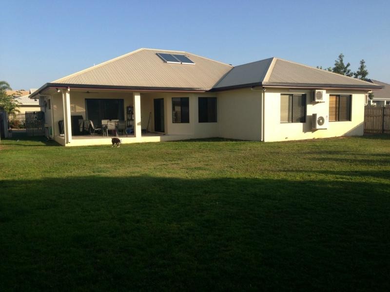 18 Eungella Court, Bushland Beach QLD 4818