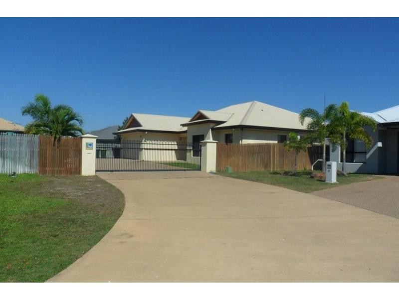 18 Eungella Court, Bushland Beach QLD 4818
