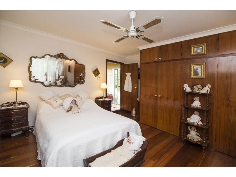 17 Graelou Road, Lesmurdie WA 6076
