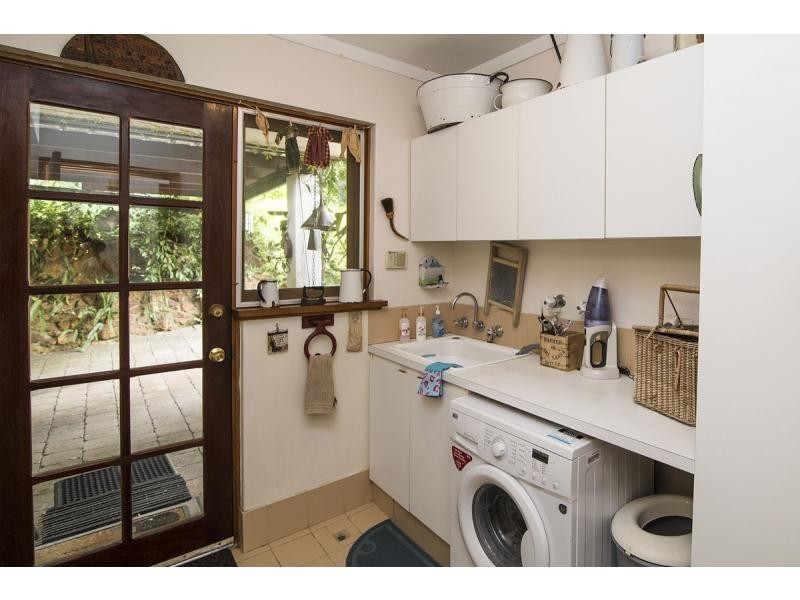 17 Graelou Road, Lesmurdie WA 6076