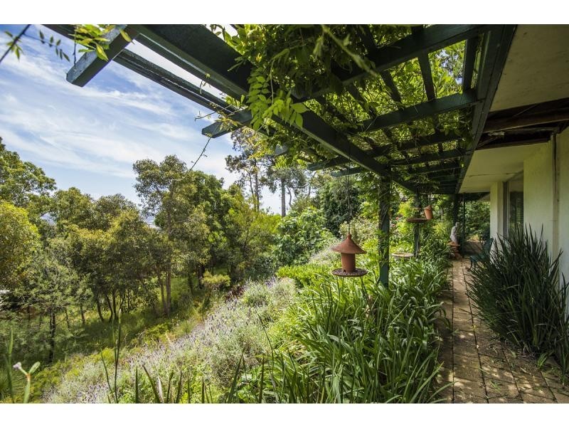 17 Graelou Road, Lesmurdie WA 6076