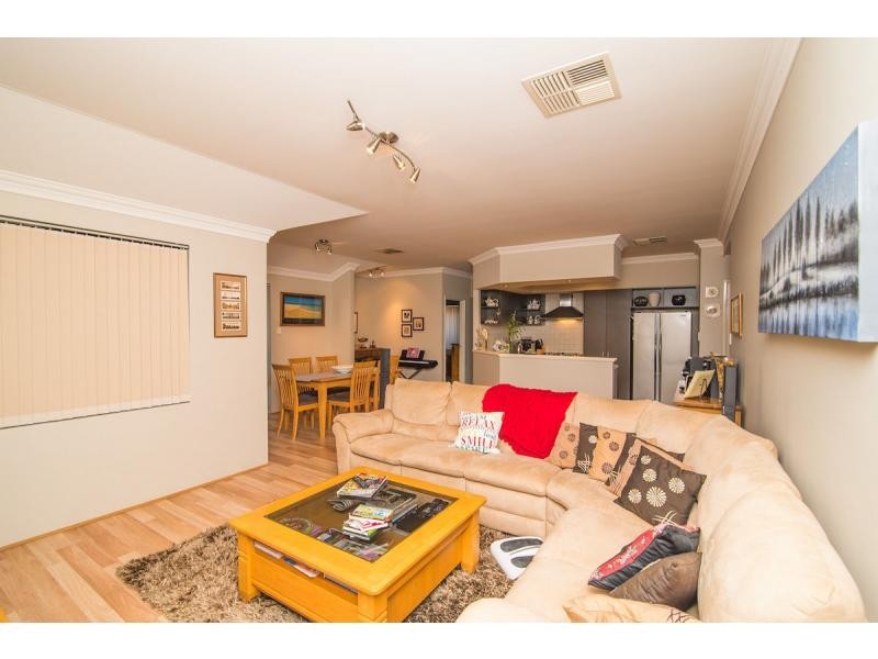 4/16 Dollarbird Road, Southern River WA 6110
