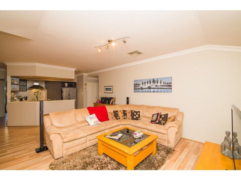 4/16 Dollarbird Road, Southern River WA 6110