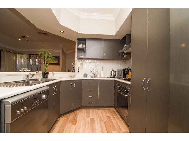 4/16 Dollarbird Road, Southern River WA 6110