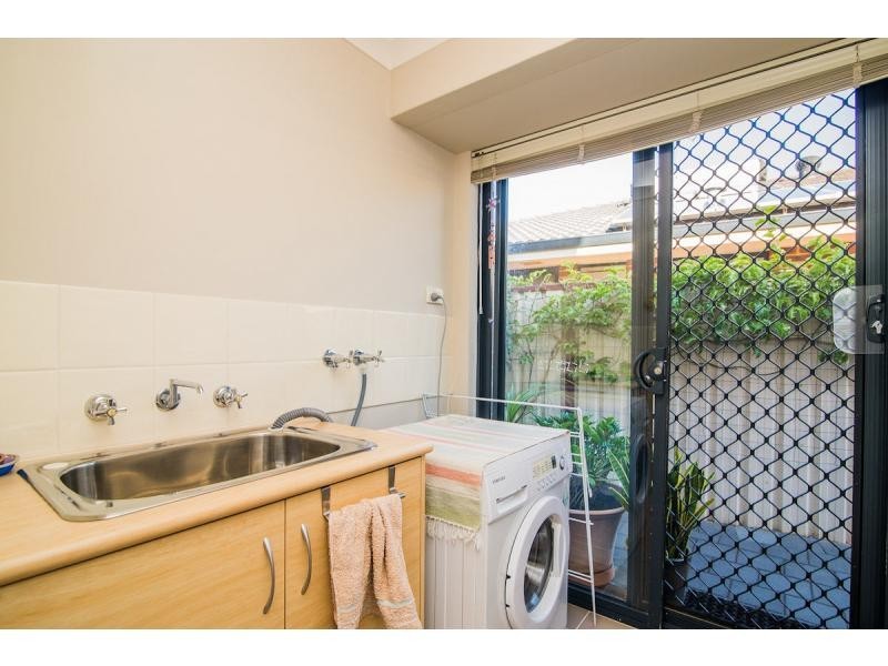 4/16 Dollarbird Road, Southern River WA 6110