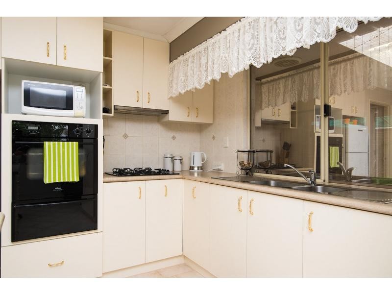 2 Blakemore Retreat, Huntingdale WA 6110