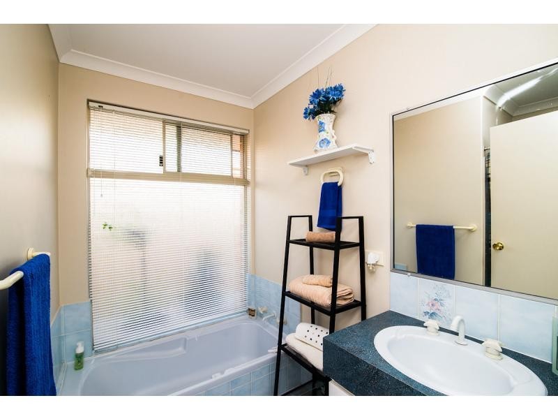 2 Blakemore Retreat, Huntingdale WA 6110