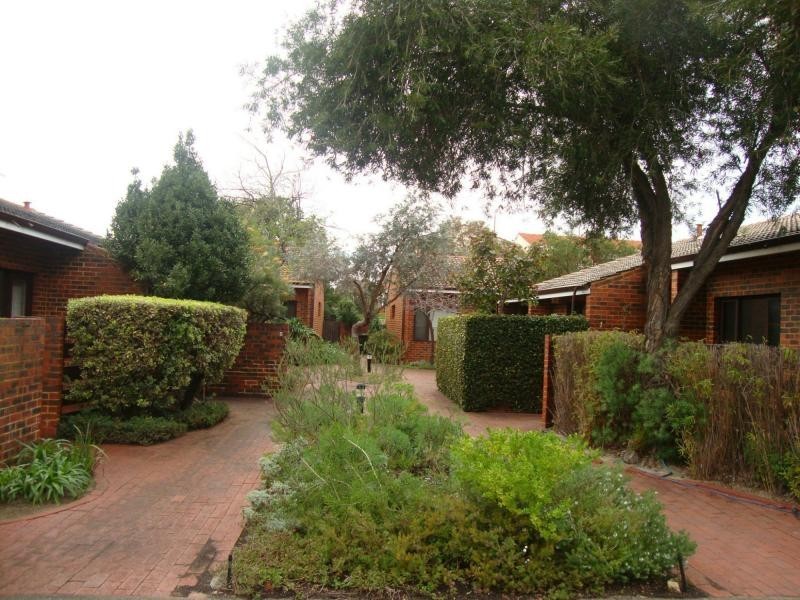 1/6 Strickland Street, South Perth WA 6151