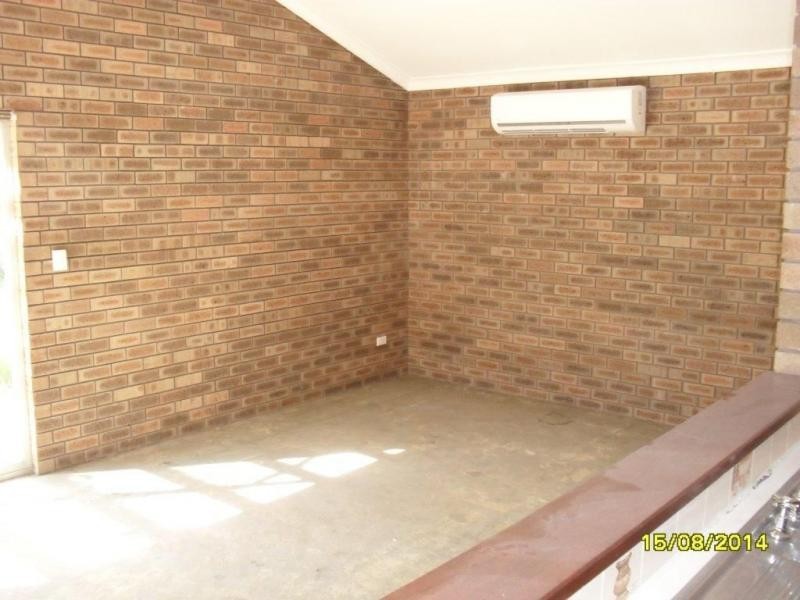 15 Glenmont Gardens, Ballajura WA 6066
