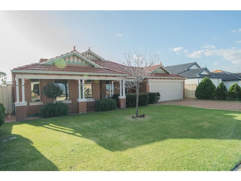 11 Burbank Street, Canning Vale WA 6155