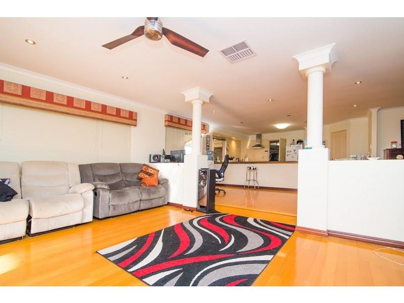11 Burbank Street, Canning Vale WA 6155