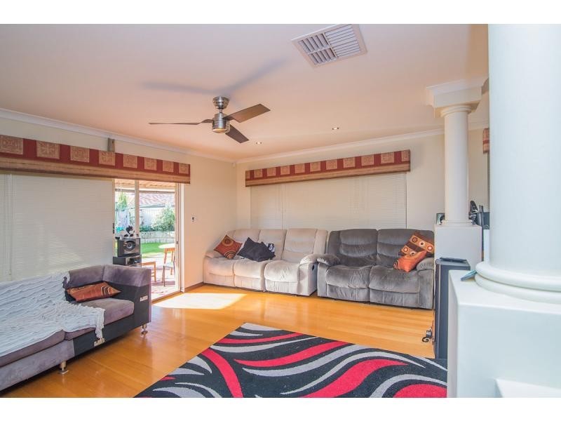 11 Burbank Street, Canning Vale WA 6155