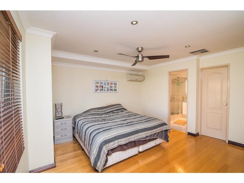11 Burbank Street, Canning Vale WA 6155