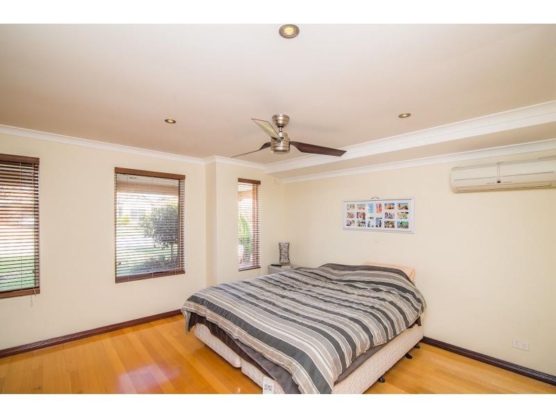 11 Burbank Street, Canning Vale WA 6155