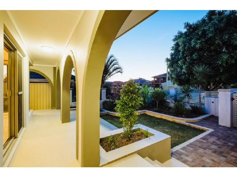 32 Sanderling Street, Stirling WA 6021