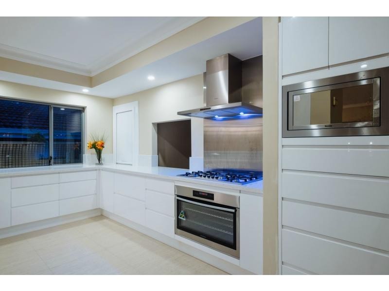 32 Sanderling Street, Stirling WA 6021