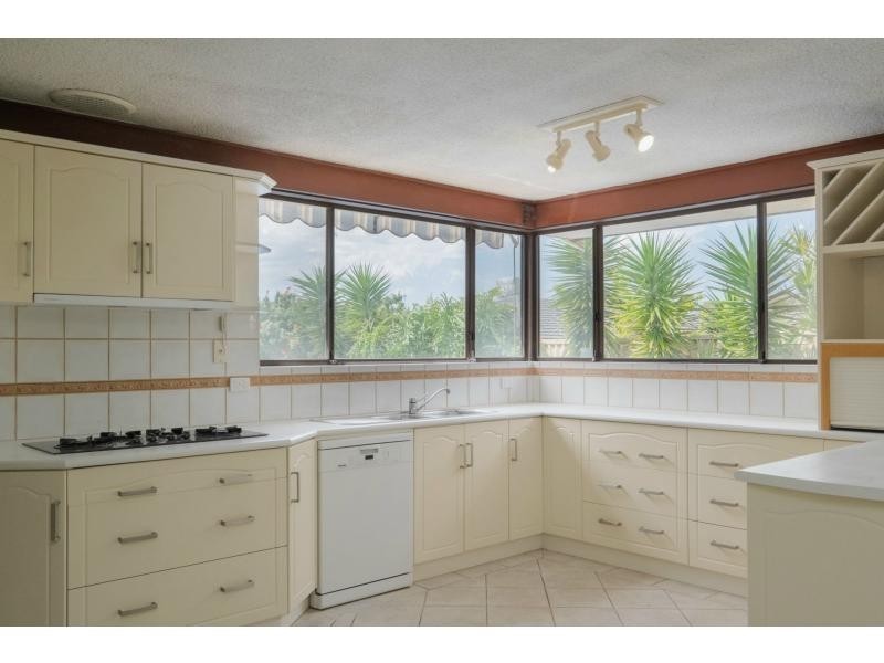 2 Hoxton Rise, Carine WA 6020