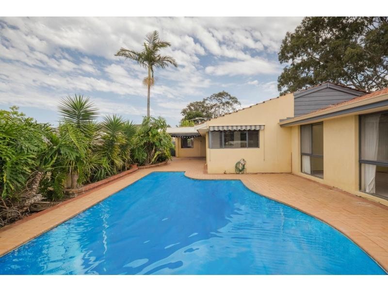 2 Hoxton Rise, Carine WA 6020