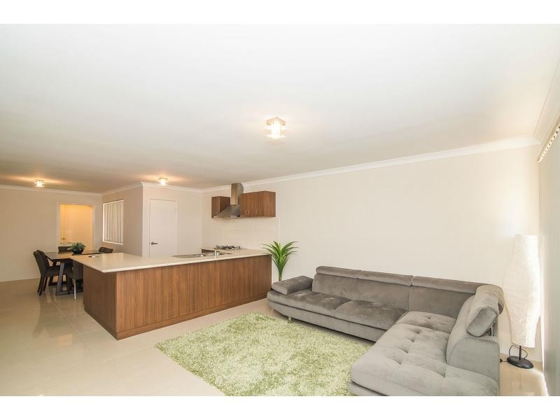 8/309 Railway Avenue, Armadale WA 6112