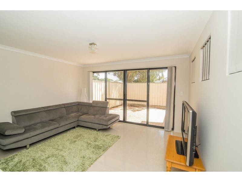 8/309 Railway Avenue, Armadale WA 6112