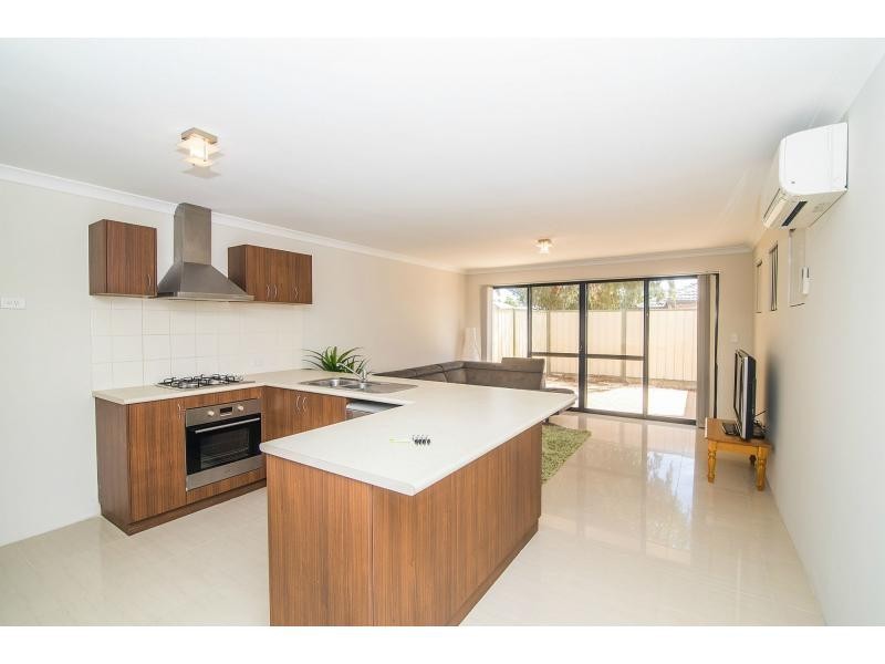 8/309 Railway Avenue, Armadale WA 6112