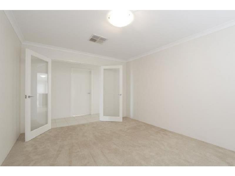 24 Durant Way, Piara Waters WA 6112