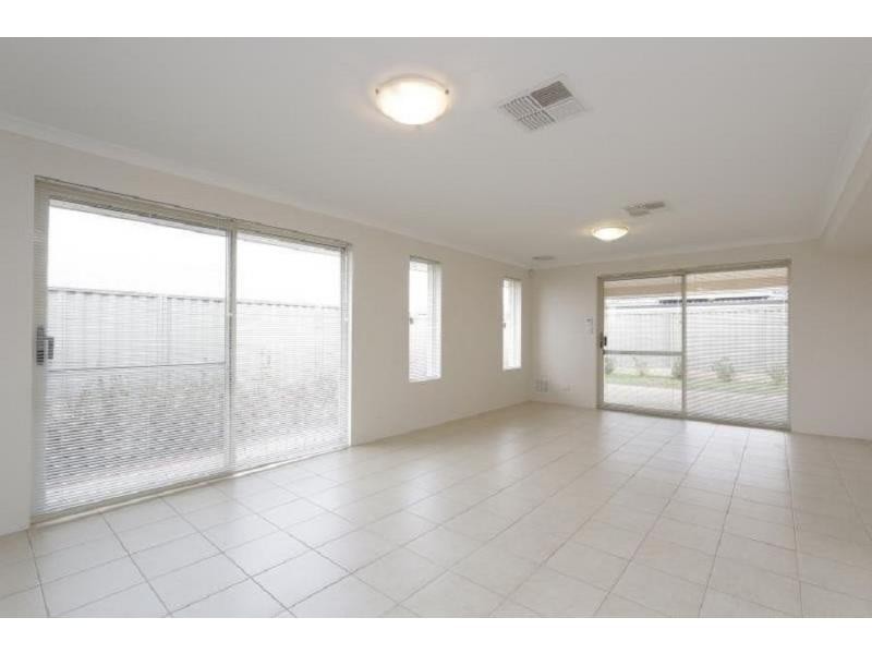 24 Durant Way, Piara Waters WA 6112