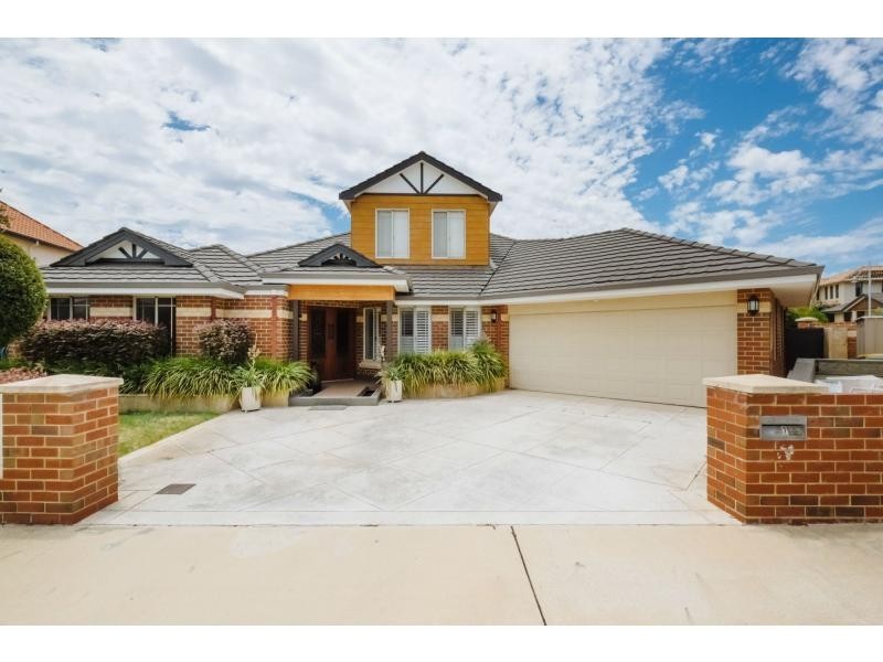 7 Madeira Turn, Hillarys WA 6025