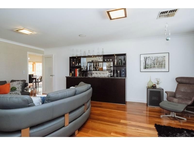 7 Madeira Turn, Hillarys WA 6025