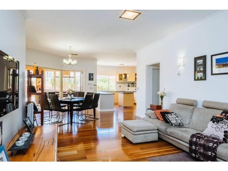7 Madeira Turn, Hillarys WA 6025