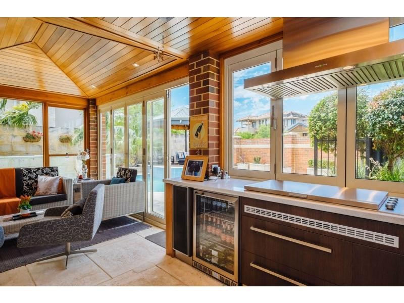 7 Madeira Turn, Hillarys WA 6025