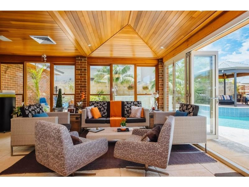 7 Madeira Turn, Hillarys WA 6025