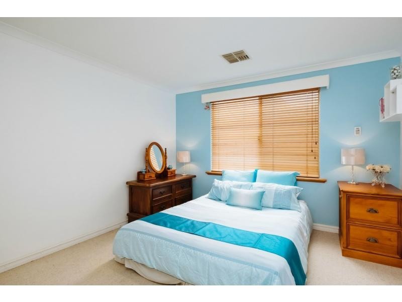 7 Madeira Turn, Hillarys WA 6025