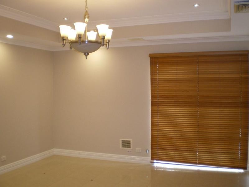 9 OMAGH Grove, Waterford WA 6152