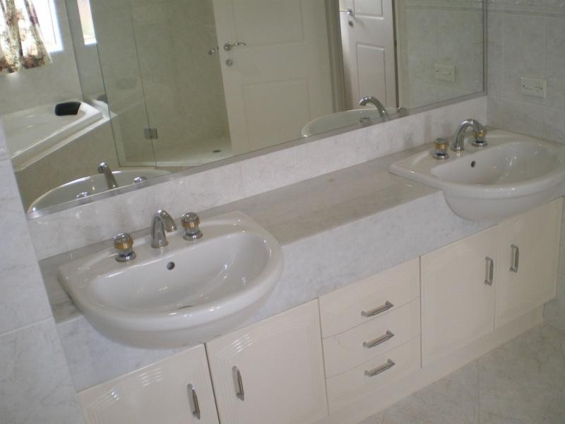 9 OMAGH Grove, Waterford WA 6152