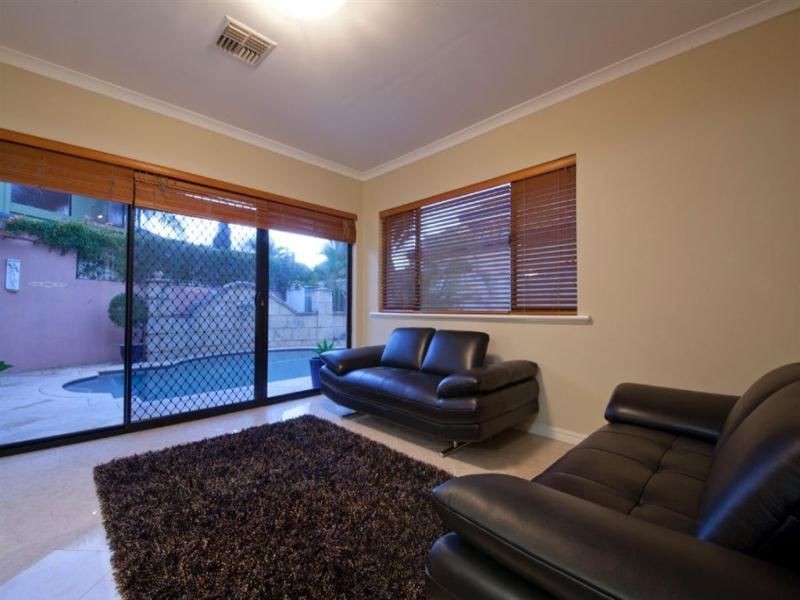 107 Glen Iris Drive, Jandakot WA 6164