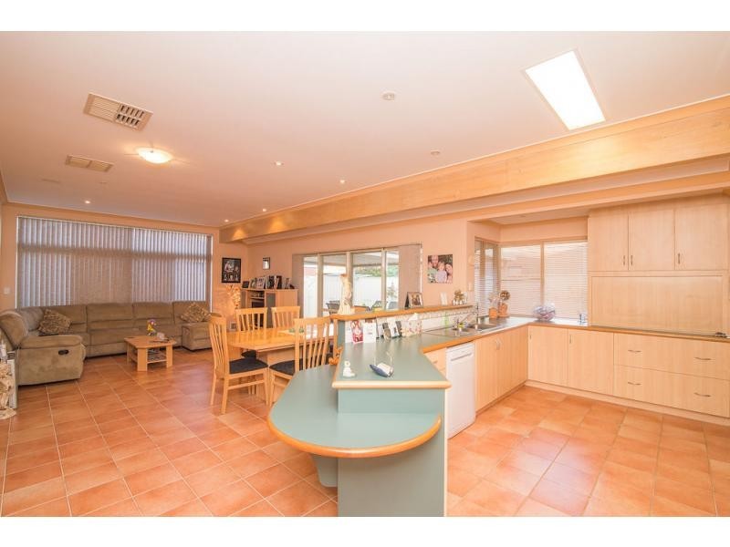 24 Ansellia Loop, Canning Vale WA 6155