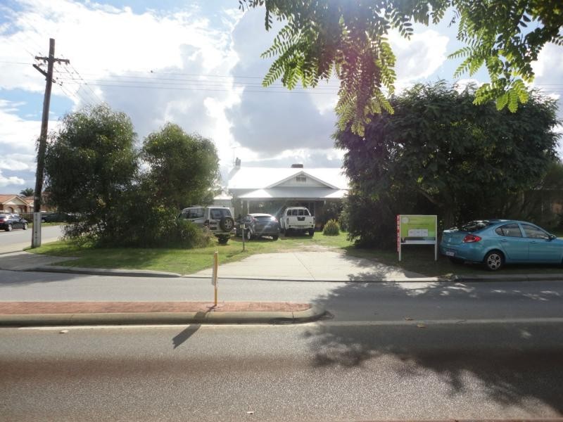 28 Mallard Way, Cannington WA 6107