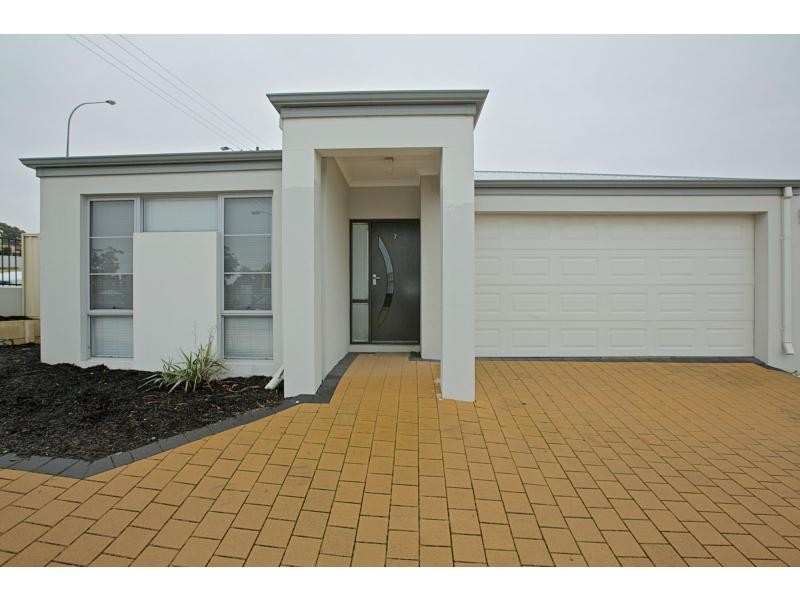 Unit 7/174 Flinders Street, Stirling, Yokine WA 6060