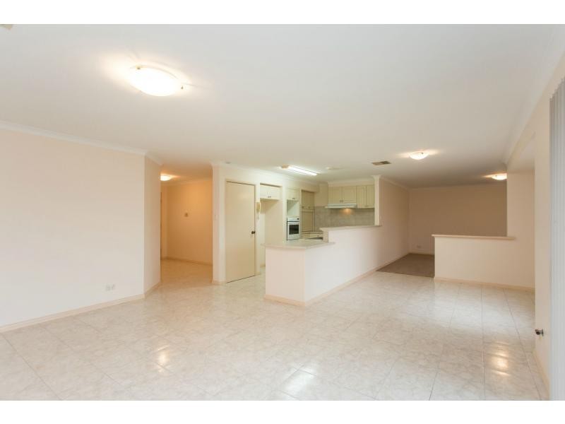 22/7 Lester Drive, Thornlie WA 6108