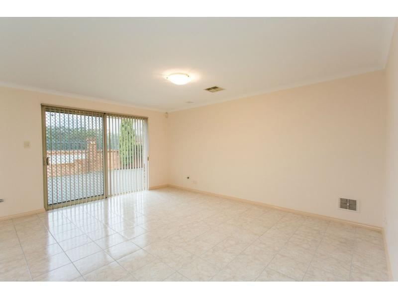 22/7 Lester Drive, Thornlie WA 6108