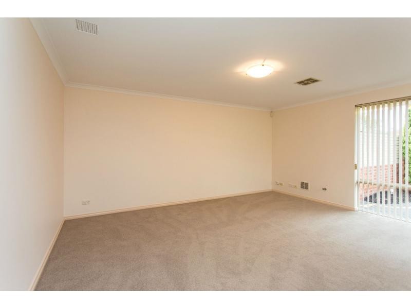 22/7 Lester Drive, Thornlie WA 6108
